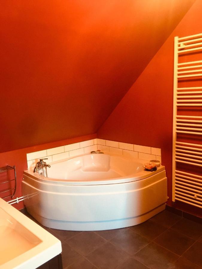 Les Glycines De Bougy Bed & Breakfast エクステリア 写真