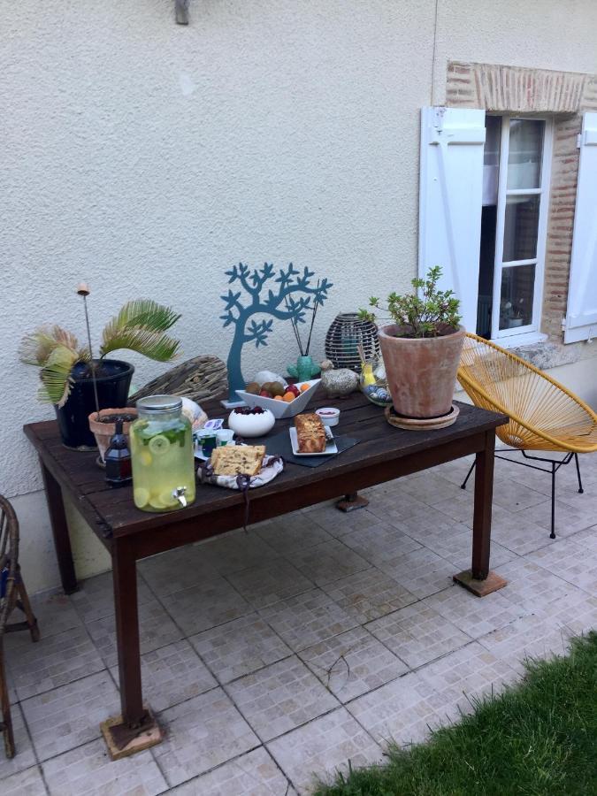 Les Glycines De Bougy Bed & Breakfast エクステリア 写真