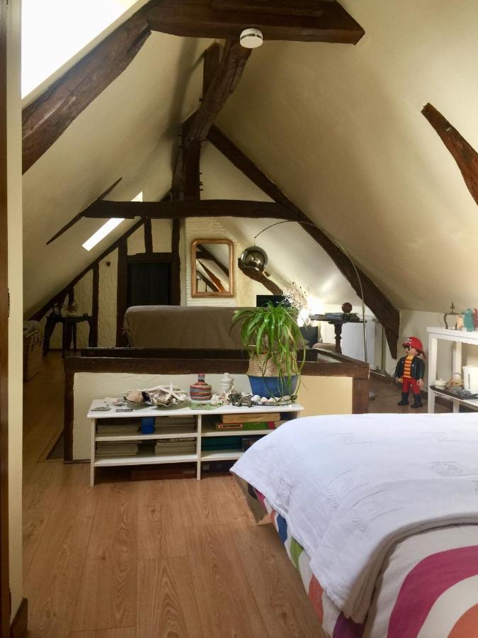 Les Glycines De Bougy Bed & Breakfast エクステリア 写真